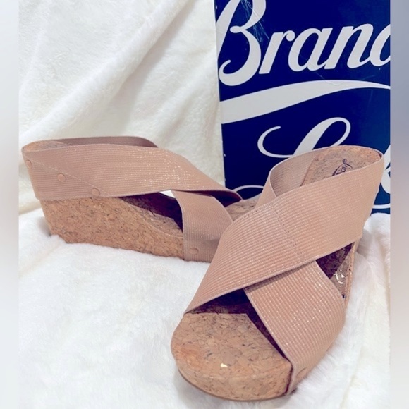 S25. Lucky Brand Women’s Miller2 Blush/Champagne/Dena Elastic Cork Wedges - Picture 2 of 6